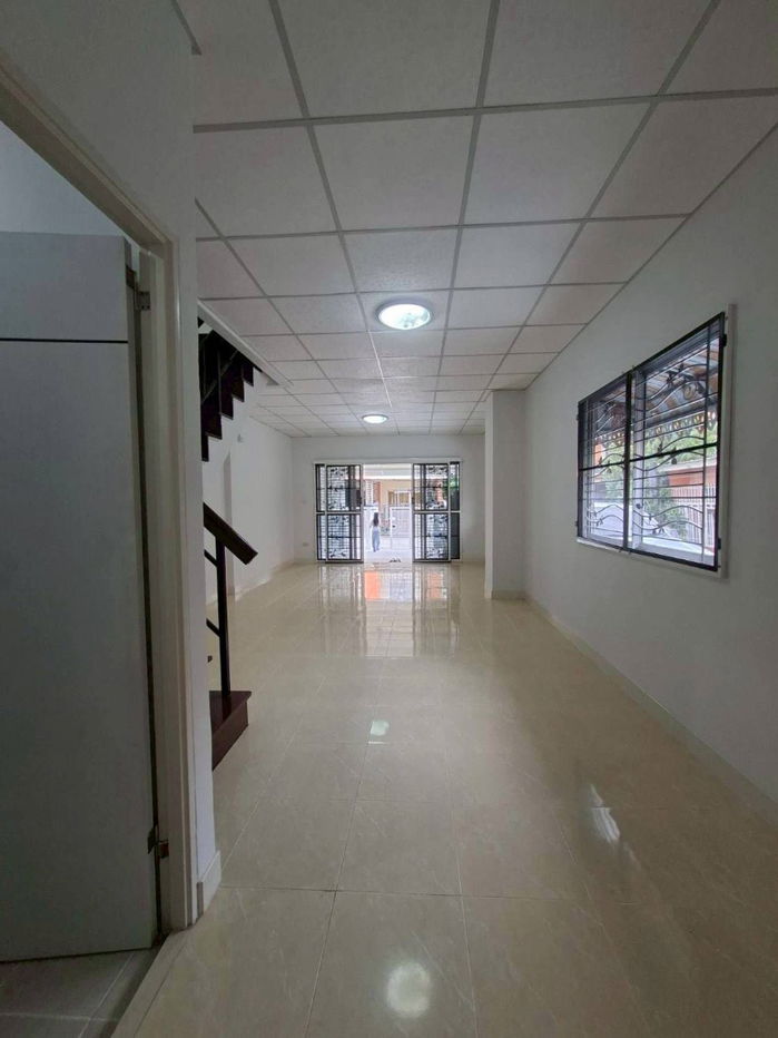 รูป ขายด่วนทาวน์เฮ้าส์ 2ชั้น บ้านมุม หมู่บ้านชายคลอง ซอยคิงคองบางบ่อ พร้อมอยู่ - รูปที่ 13/27