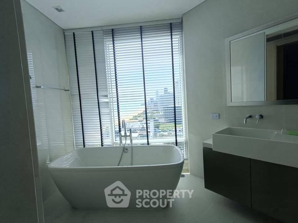 picture 3-BR Condo at Reflection Jomtien Beach Pattaya close to Pattaya (ID 2345953) - 20/20