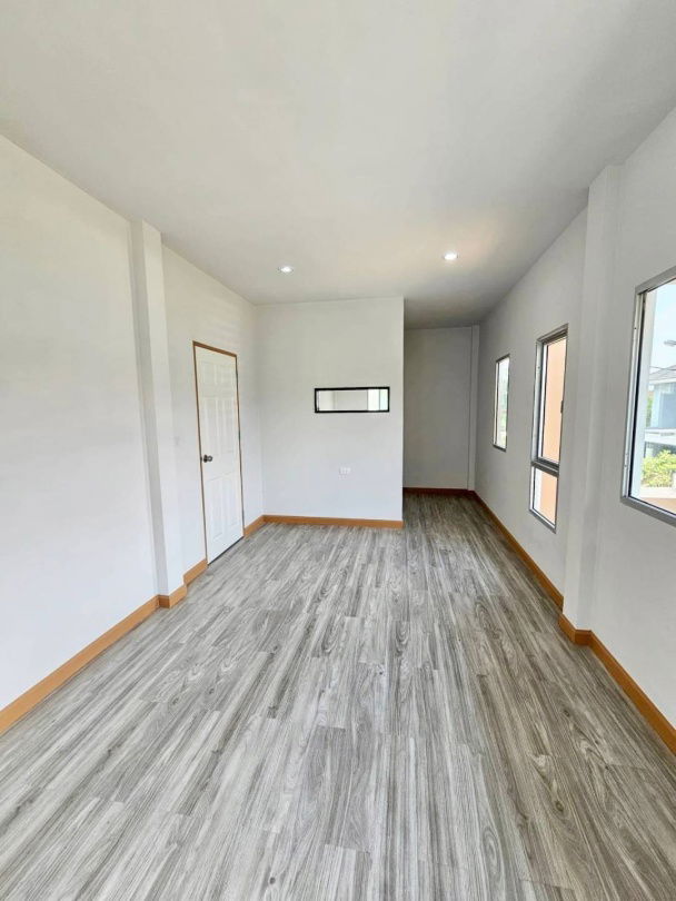 รูป บ้านแฝด แต่งใหม่ มีเฟอร์ หมู่บ้านพร้อมพัฒน์ กรีนโนวา รีโนเวทใหม่ ถนนปัญญาอินทรา เลียบคลองสอง คลองสามวา  - รูปที่ 19/23