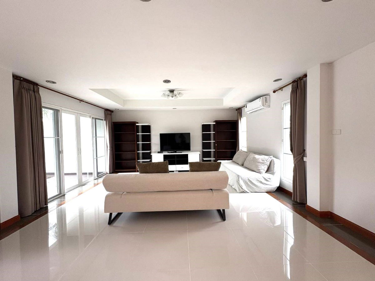 รูป ให้เช่า Pool Villa สองชั้น   มี 3 ห้องนอน 4 ห้องน้ำ 1 ห้องครัว จอดรถได้ 2 คัน  - รูปที่ 24/35