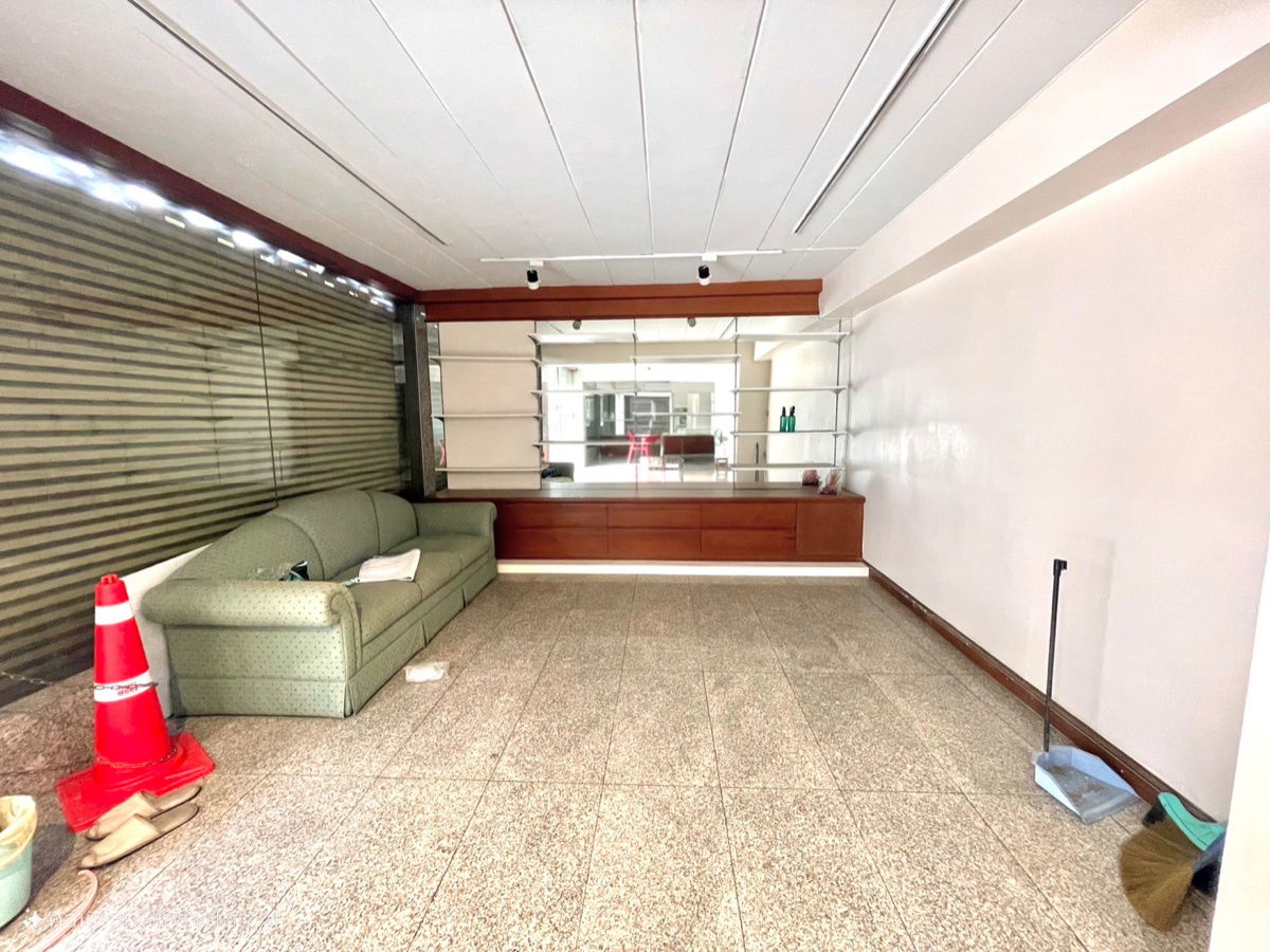 รูป อาคารพาณิชย์ 3 คูหา ทำเลดี เดินทางสะดวก ราคาคุ้มค่า สุขสวัสดิ์ 37/1 Line: bmmiu - รูปที่ 2/32