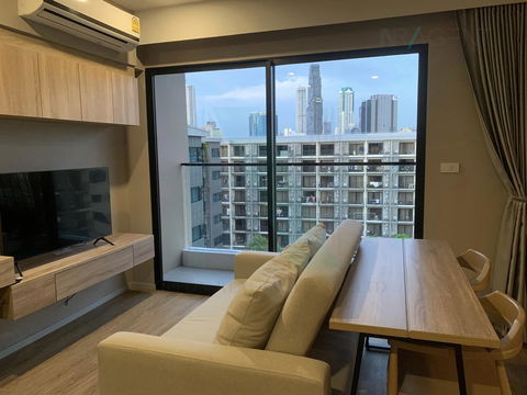 For rent, Blossom Condo @ Sathorn-Charoenrat, 1 bedroom, 8th floor, Building C, near Shrewsbury International School.