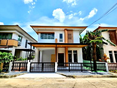 บ้านแฝด กรุงเทพมหานคร : บ้านแฝด แต่งใหม่ มีเฟอร์ หมู่บ้านพร้อมพัฒน์ กรีนโนวา รีโนเวทใหม่ ถนนปัญญาอินทรา เลียบคลองสอง คลองสามวา 