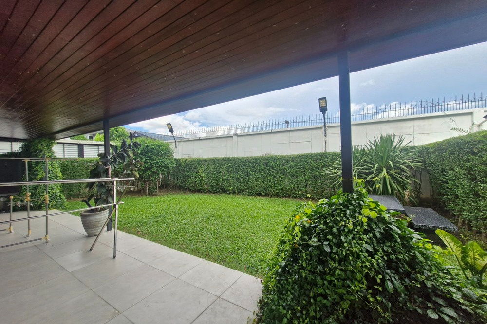 รูป ขาย บ้านเดี่ยว !! 4 ที่จอดรถ, 3 ชั้น !!🔥 Code C20250900040....Supalai Essence Ladprao, 4 ห้องนอน, 6 ห้องน้ำ 1 ห้องแม่บ้าน, แต่งครบ, ราคาพิเศษ!!📣📣 - รูปที่ 18/20