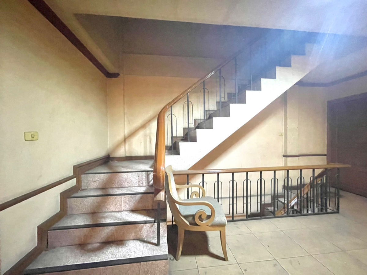 รูป อาคารพาณิชย์ 3 คูหา ทำเลดี เดินทางสะดวก ราคาคุ้มค่า สุขสวัสดิ์ 37/1 Line: bmmiu - รูปที่ 22/32