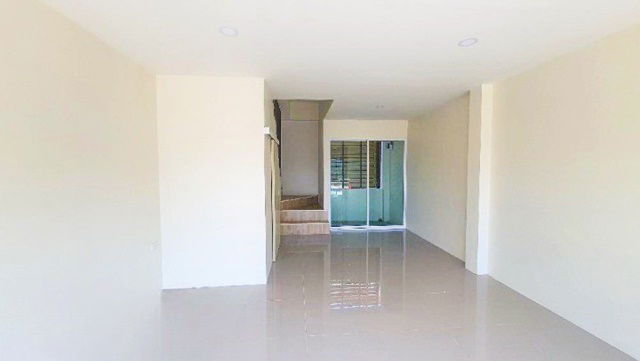 picture Ekachai Rd. For rent townhouse 2SToreys 3bed 2bath Thai Watsadu Mahachai 4.1km. Cheap price golden l - 2/8