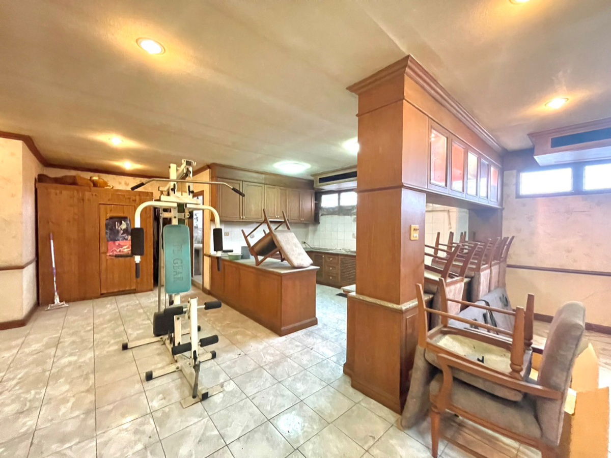 รูป อาคารพาณิชย์ 3 คูหา ทำเลดี เดินทางสะดวก ราคาคุ้มค่า สุขสวัสดิ์ 37/1 Line: bmmiu - รูปที่ 27/32