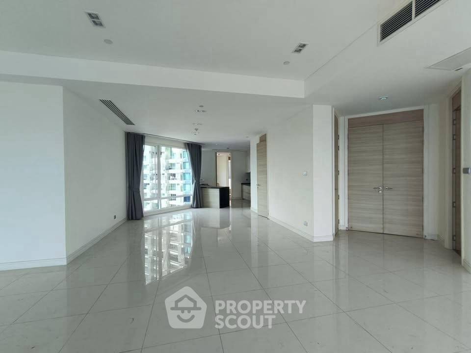 picture 3-BR Condo at Reflection Jomtien Beach Pattaya close to Pattaya (ID 2345953) - 18/20