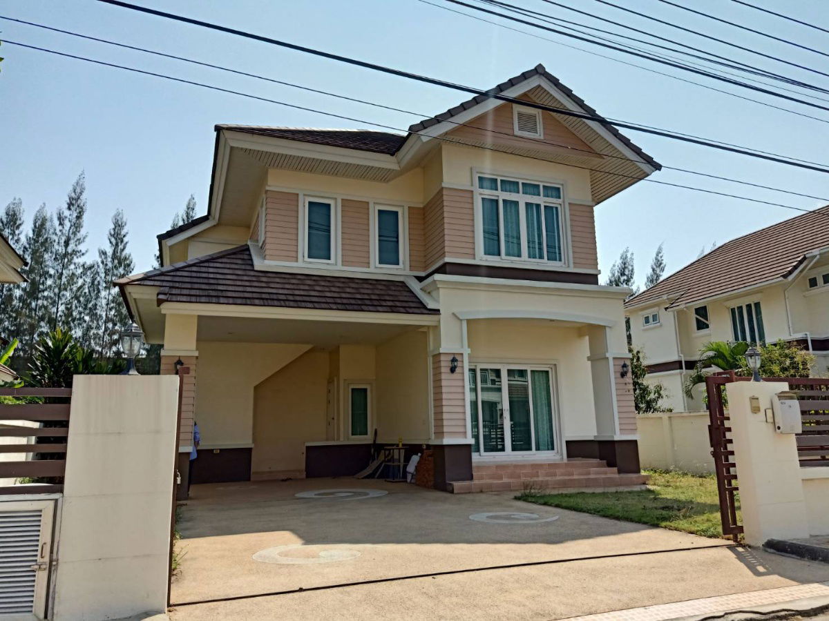 picture Two storey house for rent with 3 bedrooms,2 toilets and 1 kitchen.  - 1/14