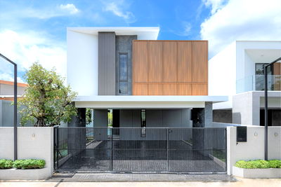 Houses for sale : Two-storey pool villa for sale  3 bedrooms and 4 bathrooms.