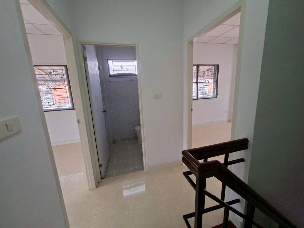 รูป ขายด่วนทาวน์เฮ้าส์ 2ชั้น บ้านมุม หมู่บ้านชายคลอง ซอยคิงคองบางบ่อ พร้อมอยู่ - รูปที่ 25/27