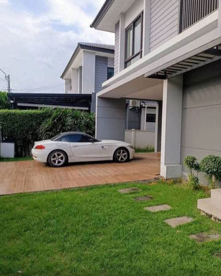 picture Single house for rent ✨ Centro Ramindra-Chatuchot ✨ 4 bedrooms, 3 bathrooms, fully furnished and equipped with appliances - 3/11