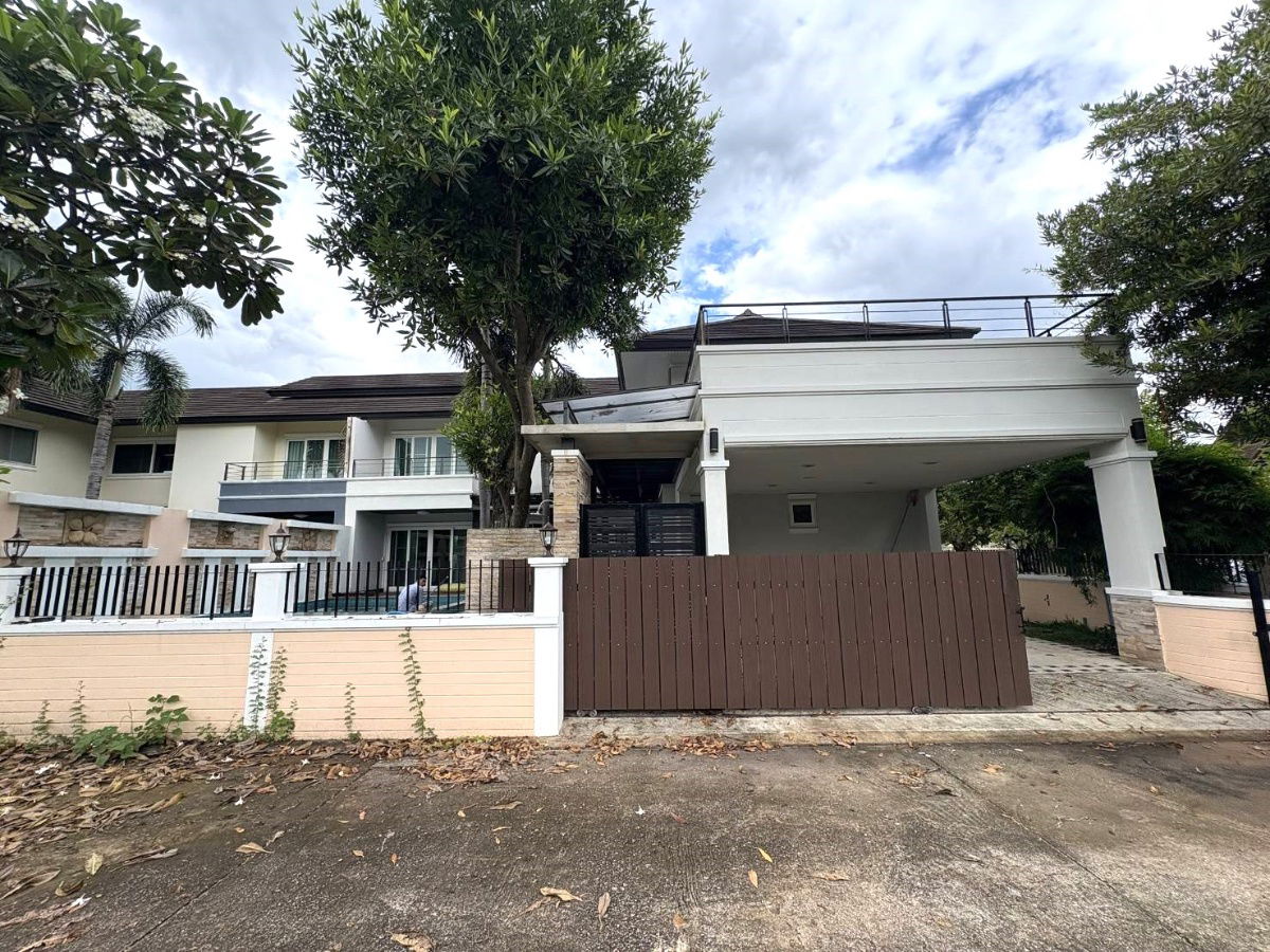 รูป ให้เช่า Pool Villa สองชั้น   มี 3 ห้องนอน 4 ห้องน้ำ 1 ห้องครัว จอดรถได้ 2 คัน  - รูปที่ 1/35