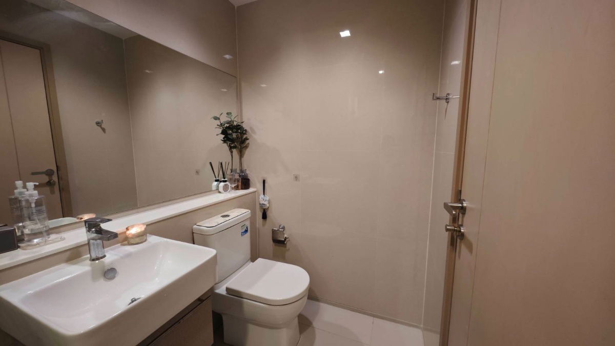 รูป *** (1 ห้องนอน) ให้เช่าคอนโด : ไลฟ์ สาทร เซียร์รา (Life sathorn sierra) *** - รูปที่ 9/10