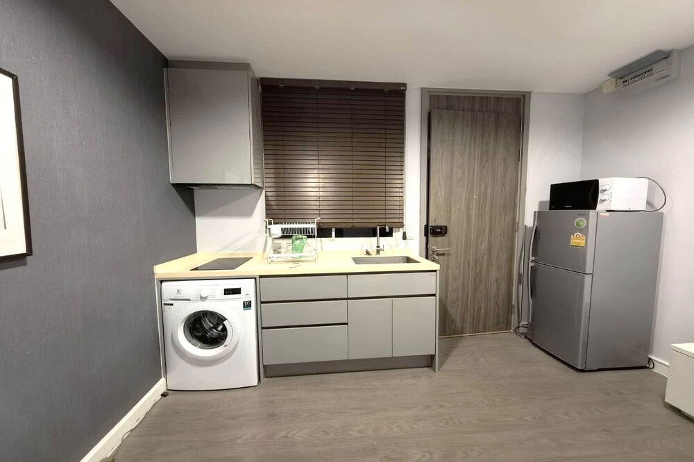 picture For Sale  !! South Facing, Good location!!ðĨ Code C20250900093...A Space ID Asoke-Ratchada, 1 bed, 1 bath, furnished, ready to move in, Special Deal! - 4/9