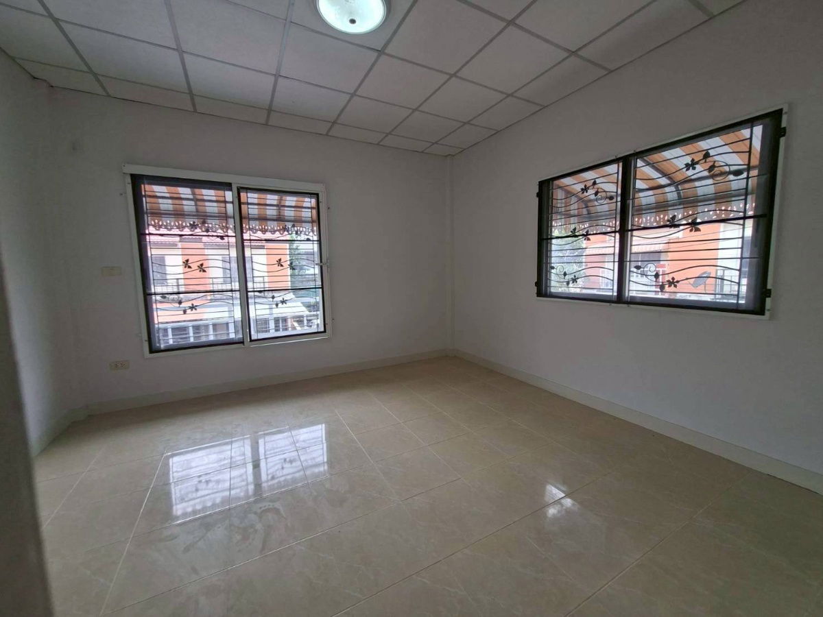 รูป ขายด่วนทาวน์เฮ้าส์ 2ชั้น บ้านมุม หมู่บ้านชายคลอง ซอยคิงคองบางบ่อ พร้อมอยู่ - รูปที่ 19/27