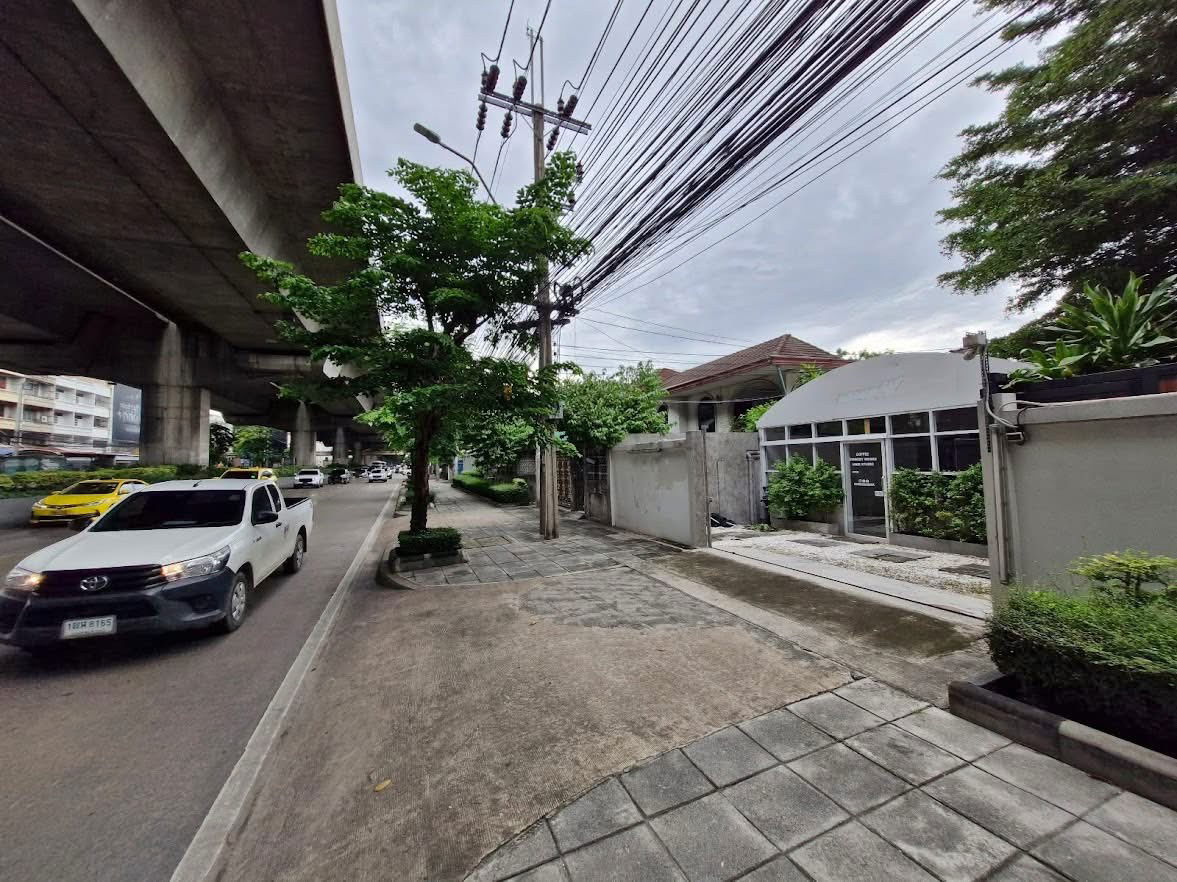 รูป ✨ ให้เช่าพื้นที่ทำร้านค้า / คาเฟ่ / เบเกอรี่ / ร้านทำผม / โฮมออฟฟิศ ทำเลทอง ย่านพระราม 9 ใกล้ The Nine Center - รูปที่ 2/9