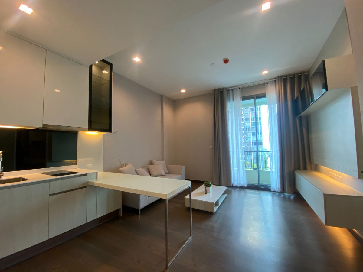 picture Q Asoke – 1 Bedroom Unit, Best Value, Just a Few Steps to MRT - 2/5