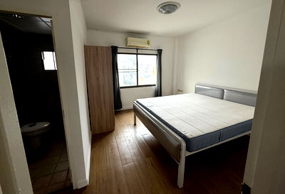 Townhouses for rent Wang Thonglang : Price Reduced: 3.5-Story Townhome Baan Klang Muang 1 Ratchada-Meng Jai (22 sq.wa. / 300+ sq.m. Usable) Prime Location!
