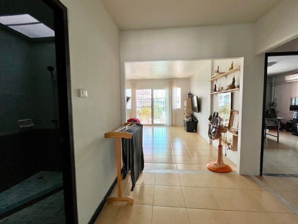 รูป #ให้เช่าทาวน์เฮาส์2ชั้น2หลังเชื่อมติดกัน 3ห้องนอน 4 ห้องน้ำ  ถนนไทยรามัญ หมู่บ้าน เค.ซี.7 ซอยรวยยศศักดิ์   หทัยราษฎร์ คลองสามวา เช่า 13,000 บาท/เดือน - รูปที่ 10/20