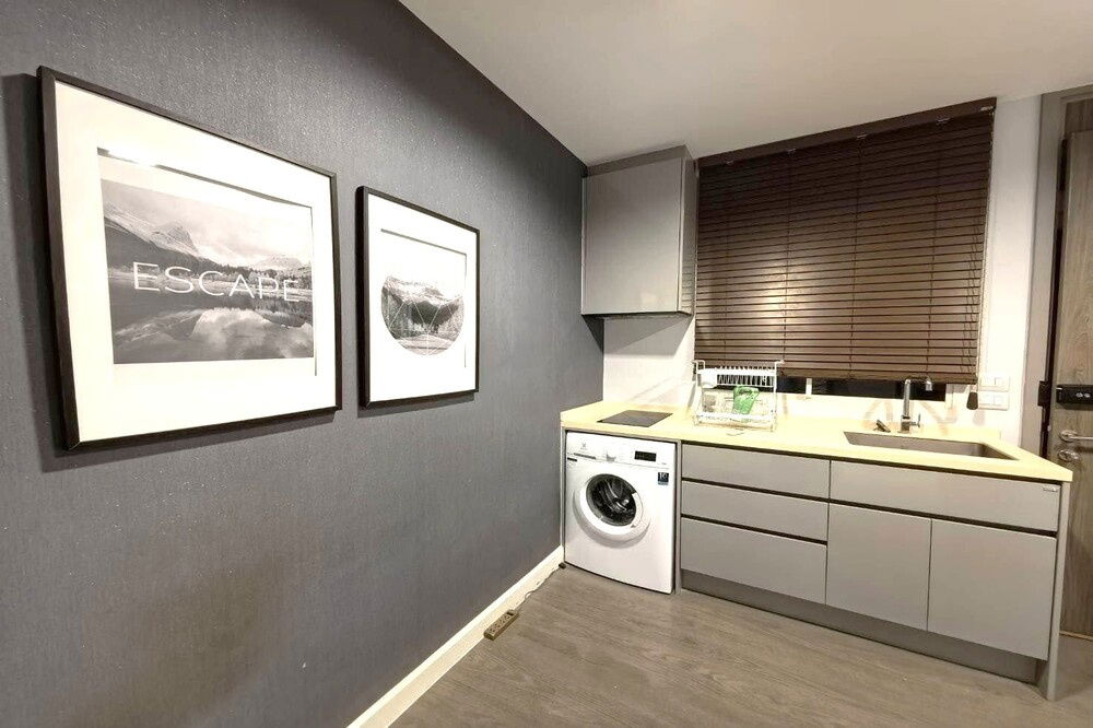 picture For Sale  !! South Facing, Good location!!ðĨ Code C20250900093...A Space ID Asoke-Ratchada, 1 bed, 1 bath, furnished, ready to move in, Special Deal! - 3/9