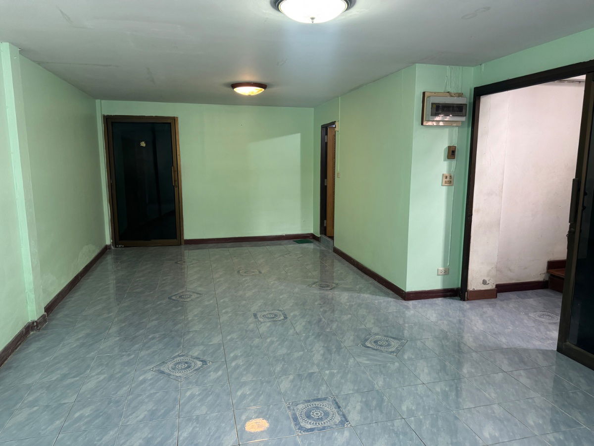 picture 148 Square Meter House in Ramintra Rd. ,Near BTS also Foodland - 4/24