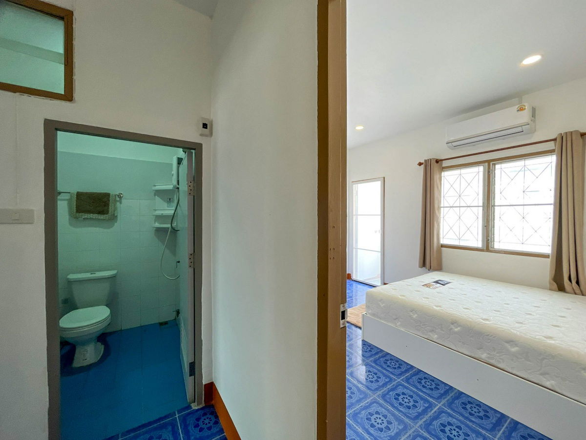 picture Short term (1-3 month) townhouse for rent near Nimman Road, CMU, and airport - 11/17