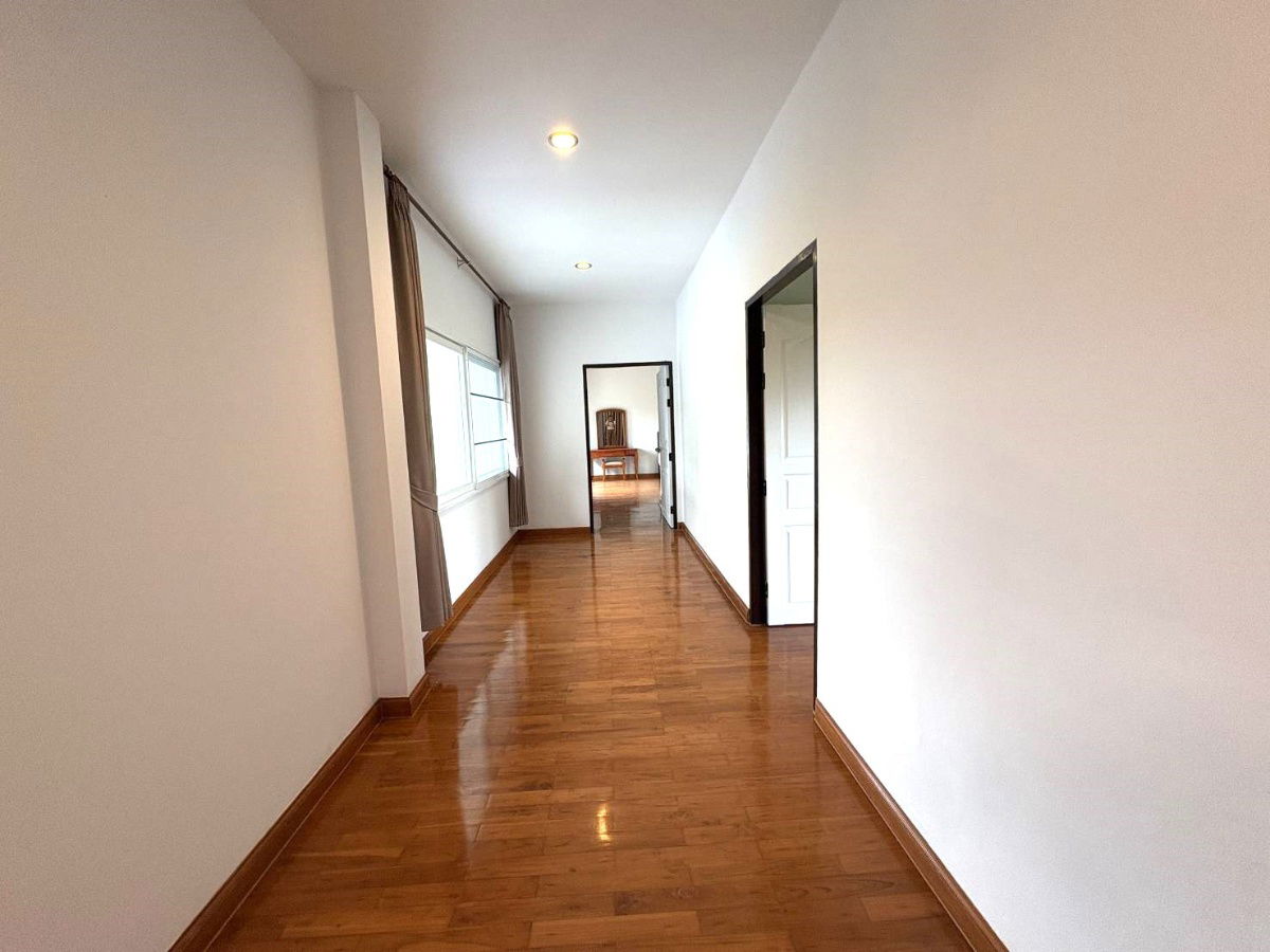 รูป ให้เช่า Pool Villa สองชั้น   มี 3 ห้องนอน 4 ห้องน้ำ 1 ห้องครัว จอดรถได้ 2 คัน  - รูปที่ 6/35