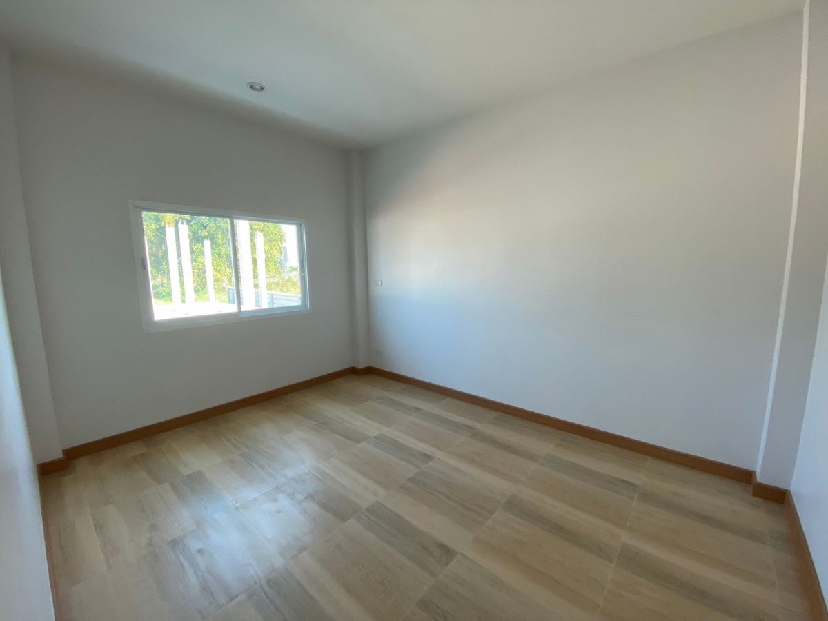 รูป ขายบ้านเดี่ยวชั้นเดียว  3 ห้องนอน  2 ห้องน้ำ  1 ห้องครัว  1 ที่จอดรถ - รูปที่ 11/19