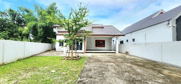 ปล่อยเช่าบ้านโซนสารภี - หลังเทศบาลขัวมุง หน้าปากซอยมี 7-11 เดินทางสะดวก บ้านหลังใหญ่ที่ดินกว้างเน้นความเป็นส่วนตัวไม่วุ่นวาย 
