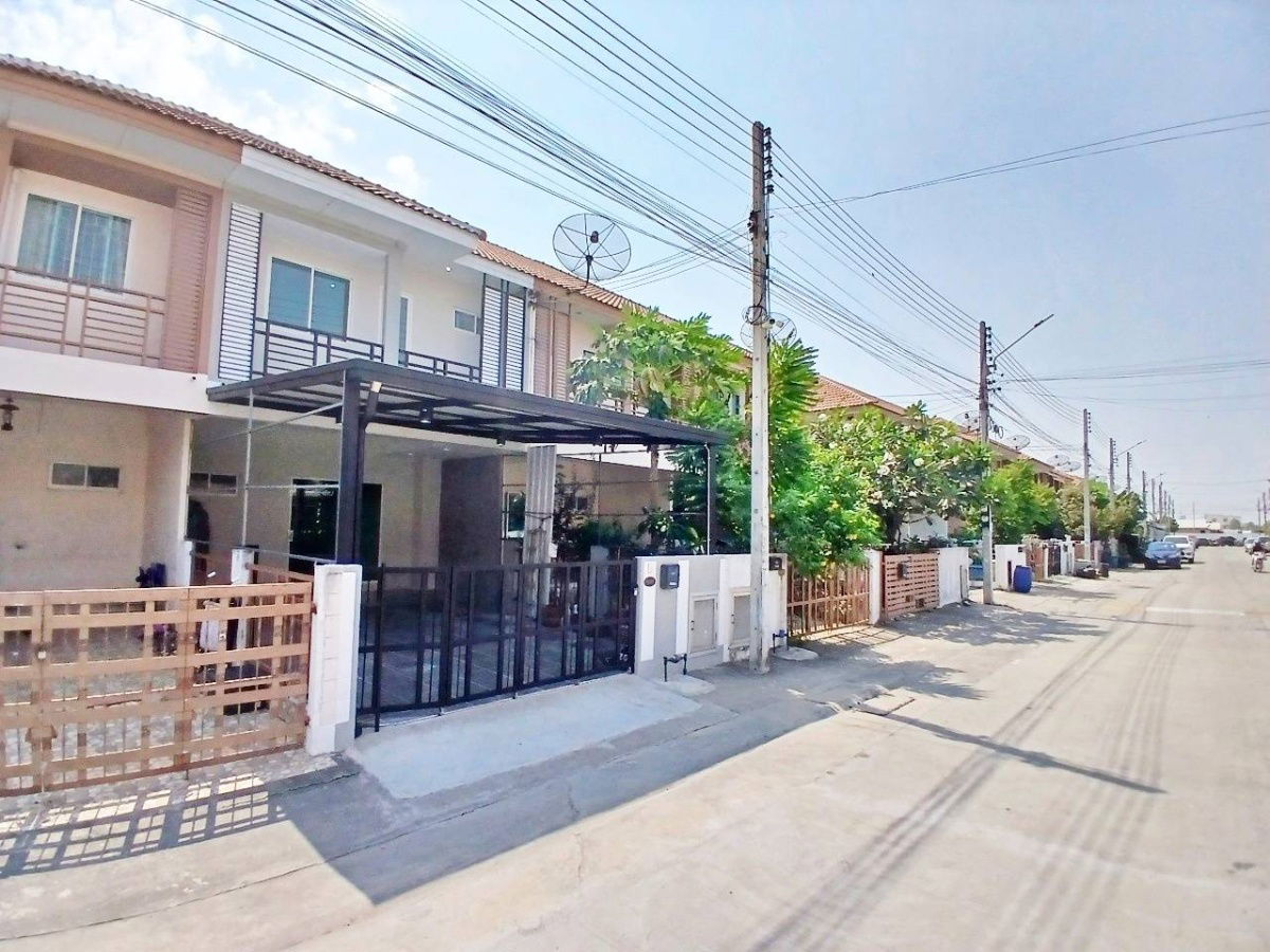 รูป ทาวน์โฮม แต่งใหม่ สวย พร้อมอยู่  หมู่บ้าน ไอลีฟทาวน์ ลำลูกกา คลอง 3 ลาดสวาย ลำลูกกา ปทุมธานี มีเฟอร์นิเจอร์ - รูปที่ 4/28