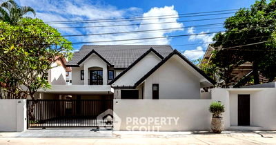 Condos for sale 700 Year Sports Arena Chiang Mai : 5-BR Condo at The Next 1 Ruamchok in Fa Ham (ID 2344921)