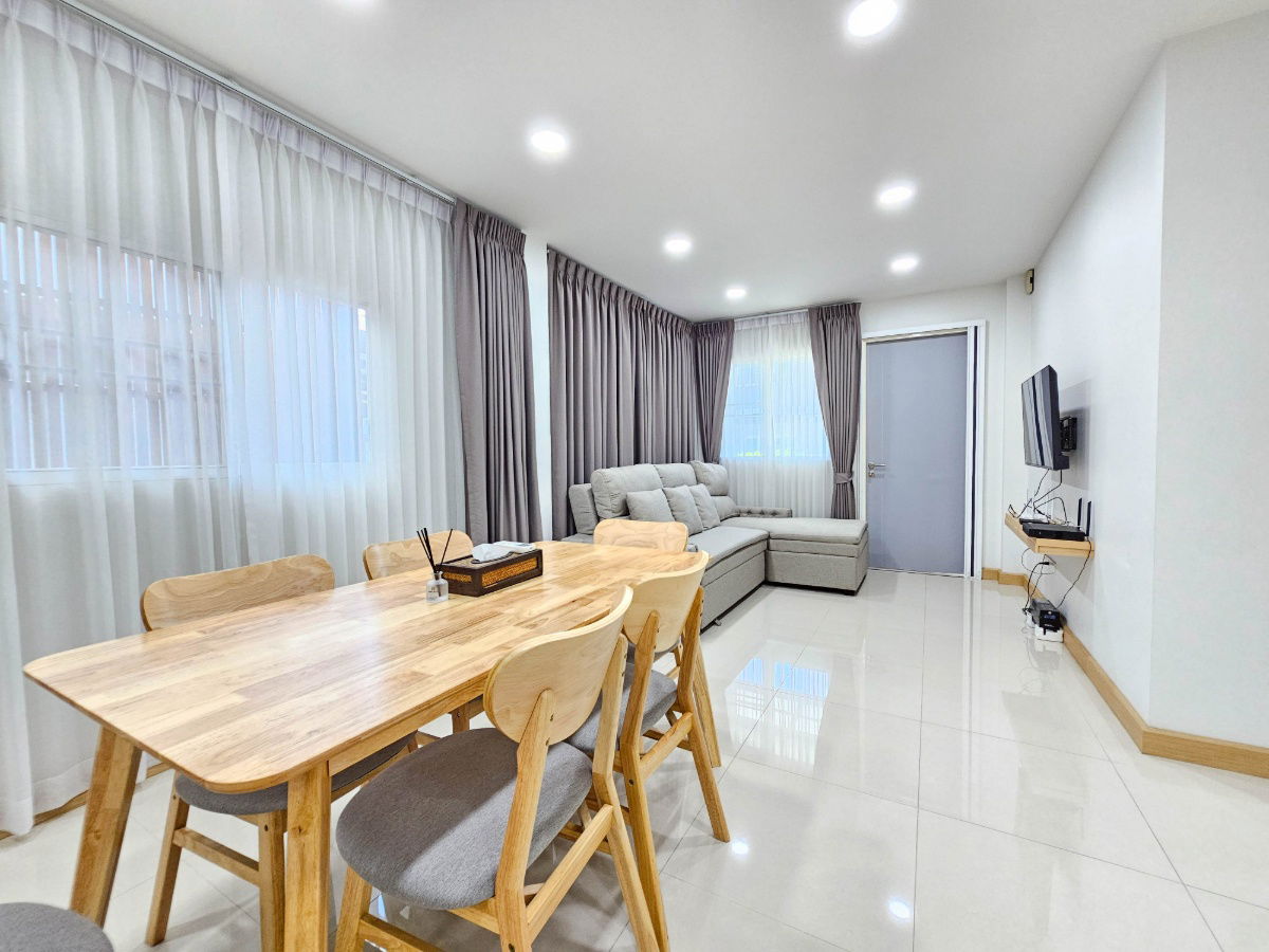 รูป ให้เช่าบ้านเดี่ยวสองชั้น   2 ห้องนอน 2 ห้องน้ำ 1 ห้องรับแขก 1 ห้องครัว   2  ที่จอดดรถ - รูปที่ 17/36
