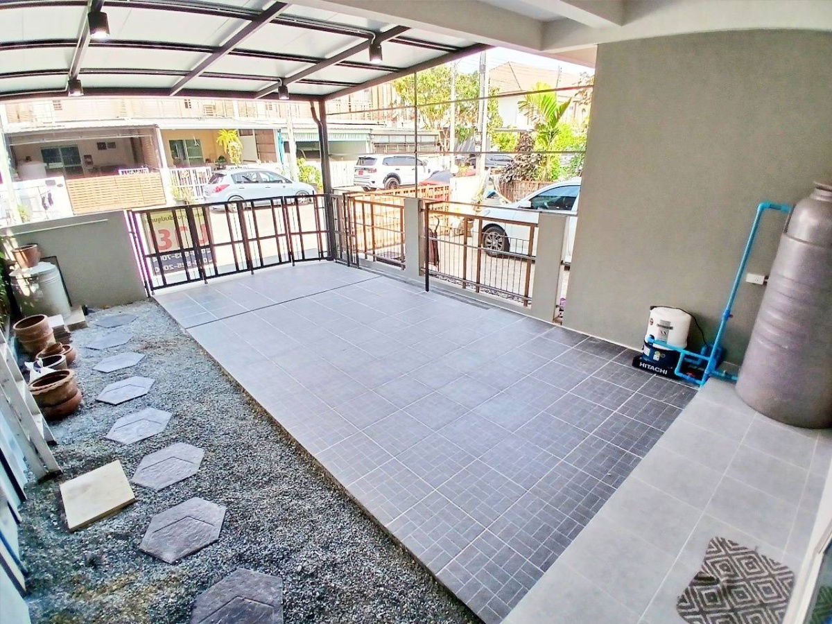 รูป ทาวน์โฮม แต่งใหม่ สวย พร้อมอยู่  หมู่บ้าน ไอลีฟทาวน์ ลำลูกกา คลอง 3 ลาดสวาย ลำลูกกา ปทุมธานี มีเฟอร์นิเจอร์ - รูปที่ 5/28