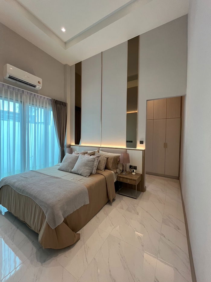รูป ขายบ้านเดี่ยวสองชั้น 4 ห้องนอน  5  ห้องน้ำ  1 ห้องครัว  3 ที่จอดรถ - รูปที่ 13/36