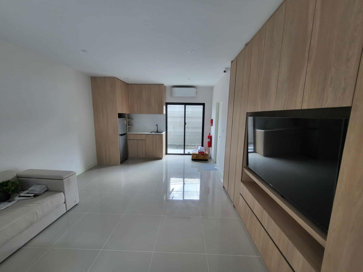picture 🏠 Townhome for rent, Baan Klang Muang, Sukhumvit-On Nut, 3 bedrooms, 148 sq m, fully furnished, near BTS Srinakarin - 3/11