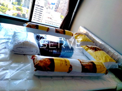 Condos for rent : 1 Bed 1 Bath Nice Room City View Luxury brand Good Location  Close to MRT Phetchaburi station  @ The Esse at Singha Complex