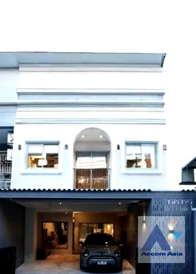 Townhouses for sale BTS Phra Khanong : 🔼🔽 AccomA 📩 Fully Furnished,Newly renovated,Pet friendly 3 BR Townhouse in Khlong Tan Nuea (AA41951)