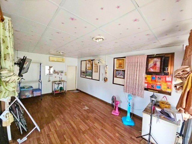 picture Near the community Lom Sak Hospital 1.3 km. Big C Lom Sak 1.5 km. Single-story house for rent with s - 6/8