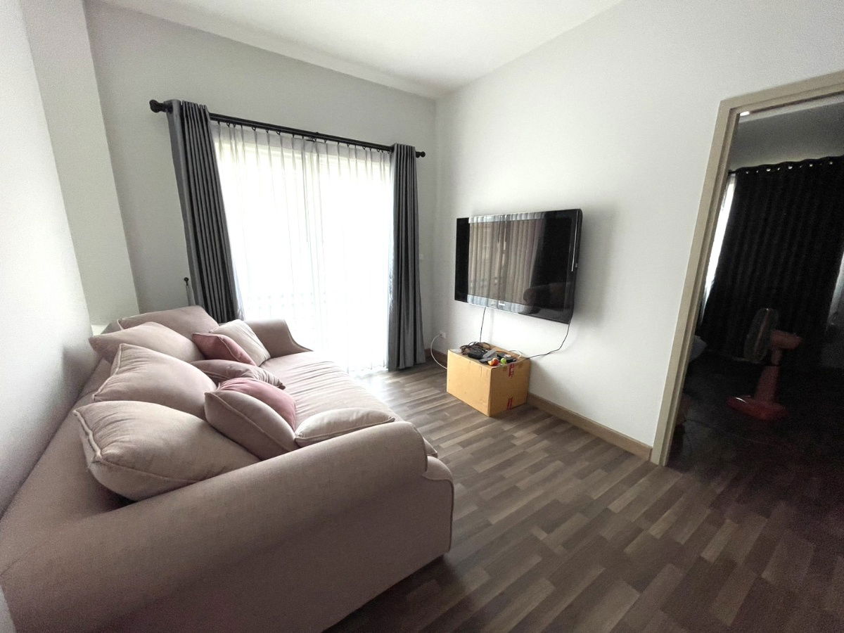picture  Two storey house for rent with 3 bedrooms,3 toilets and 1 kitchen. - 7/25