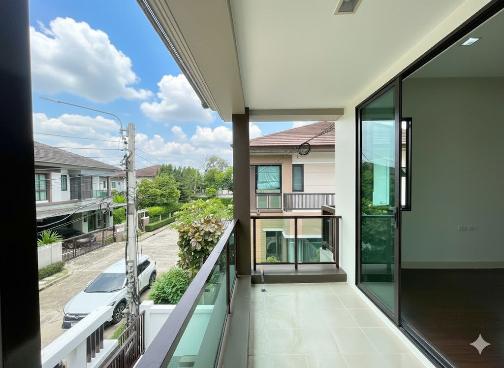 picture For Sale: Detached House in Setthasiri Watcharapol Village by Sansiri. Grade-A, newly renovated,  - 14/17