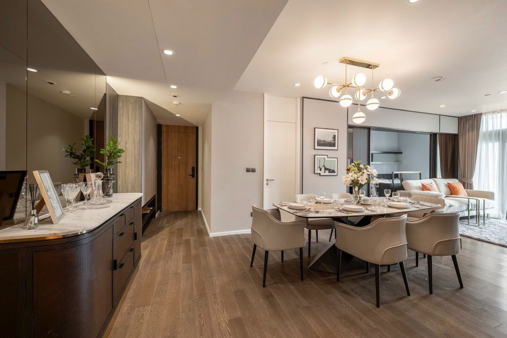 picture Sale with tenant !! high floor 11+, Pet Friendly!! 🔥 Code C20240500324..Muniq Sukhumvit 23, 2 bed, 2 bath, furnished, ready to move in, Special Deal! - 5/14