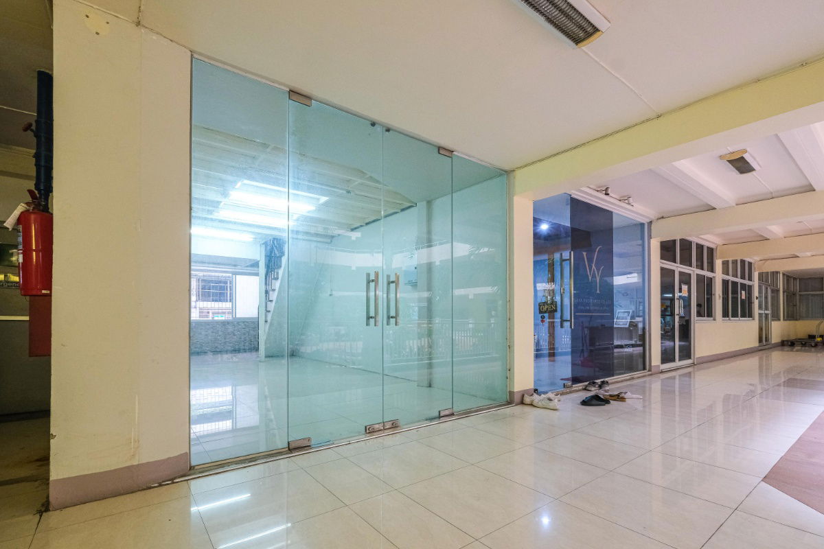 picture 🔥 For Sale with Tenant! Commercial Shop with 5.5% Yield 🔥 Siam Condominium. A 2-story unit on the 1st floor, 60 sq.m., near Central Rama 9 - 2/13