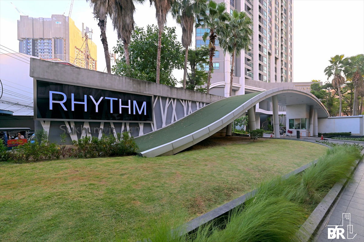picture  Rhythm Sukhumvit 44/1 ðŦ Available unit on the same floor as the garden ðģ Near BTS Phra Khanong  - 1/7