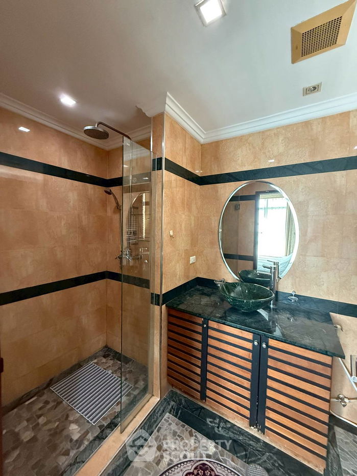 รูป คอนโด 2-ห้องนอน ที่ สุขุมวิท ซิตี้ รีสอร์ท คอนโดมิเนียม ใกล้ BTS นานา (ID 2295258) - รูปที่ 8/15