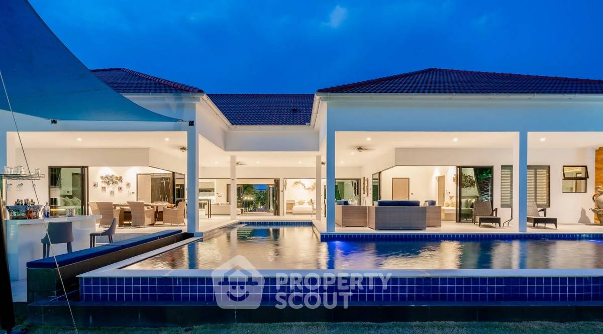 รูป วิลล่า 3-ห้องนอน ใกล้ เดอะ เวเนเซีย (ID 1831776) - รูปที่ 1/10