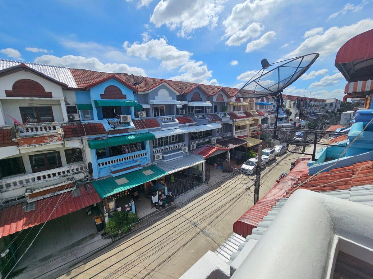 รูป ทาวน์โฮม 3 ชั้น หมู่บ้านเพลินวิภา ใกล้เลียบด่วนเอกมัย-รามอินทรา รถไฟฟ้าสีชมพู ถนนนวลจันทร์ , ถนนรามอินทรา40 ใกล้โรงพยาบาล โรงเรียน - รูปที่ 17/21