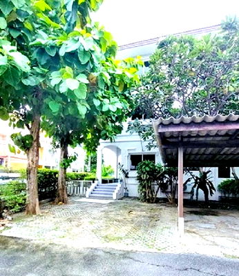เช่าอาคารพาณิชย์ เกษตร-นวมินทร์ : นวมินทร์ 105-115จอดรถ4-5คัน ที่ดินครึ่งไร่ ตลาดปัฐวิกรณ์ 1.4 กม. เดอะ คริสตัล อาคาร 3 ชั้น ติดแอร์ทั้งหลัง 252 ตร.ม.200 ตร.วา.5 นอน 5 น้ำ
