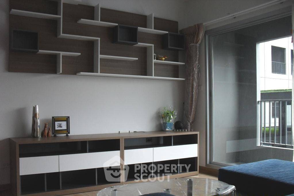 picture 1-BR Condo at The Seed Musee Sukhumvit 26 near BTS Phrom Phong (ID 513234) - 3/9