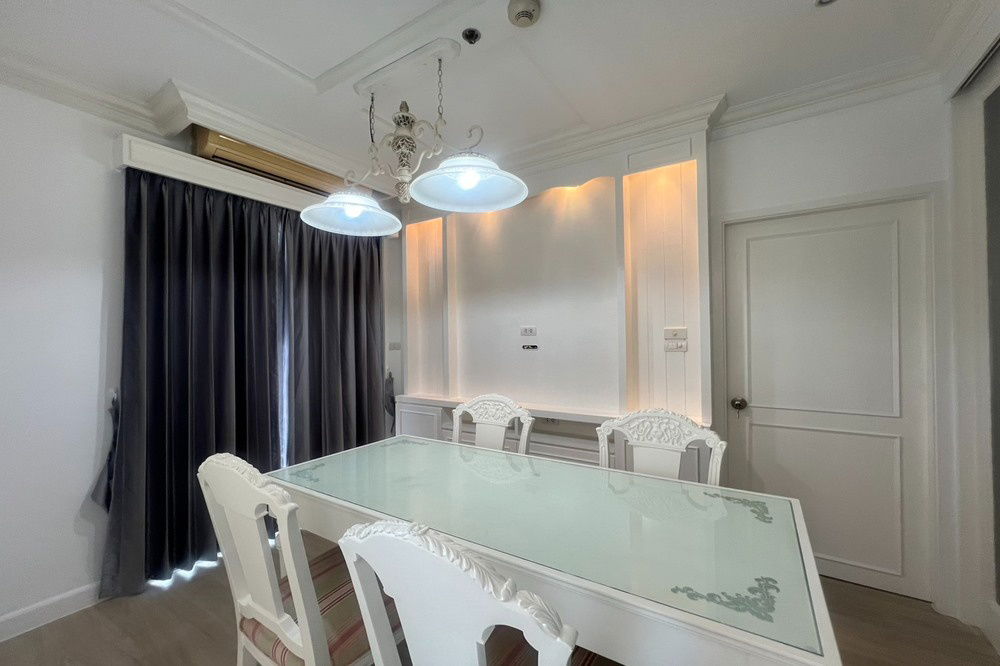 รูป 🔥 สำหรับขาย !! ชั้นสูง 28+, ห้องตกแต่งเป็นโทนขาว สวย สไตล์ผู้หญิง!! 🔥 Code C20251000021...Villa Sathorn, 2 นอน, 2 น้้ำ Combined, แต่งครบ, ราคาพิเศษ! - รูปที่ 5/11